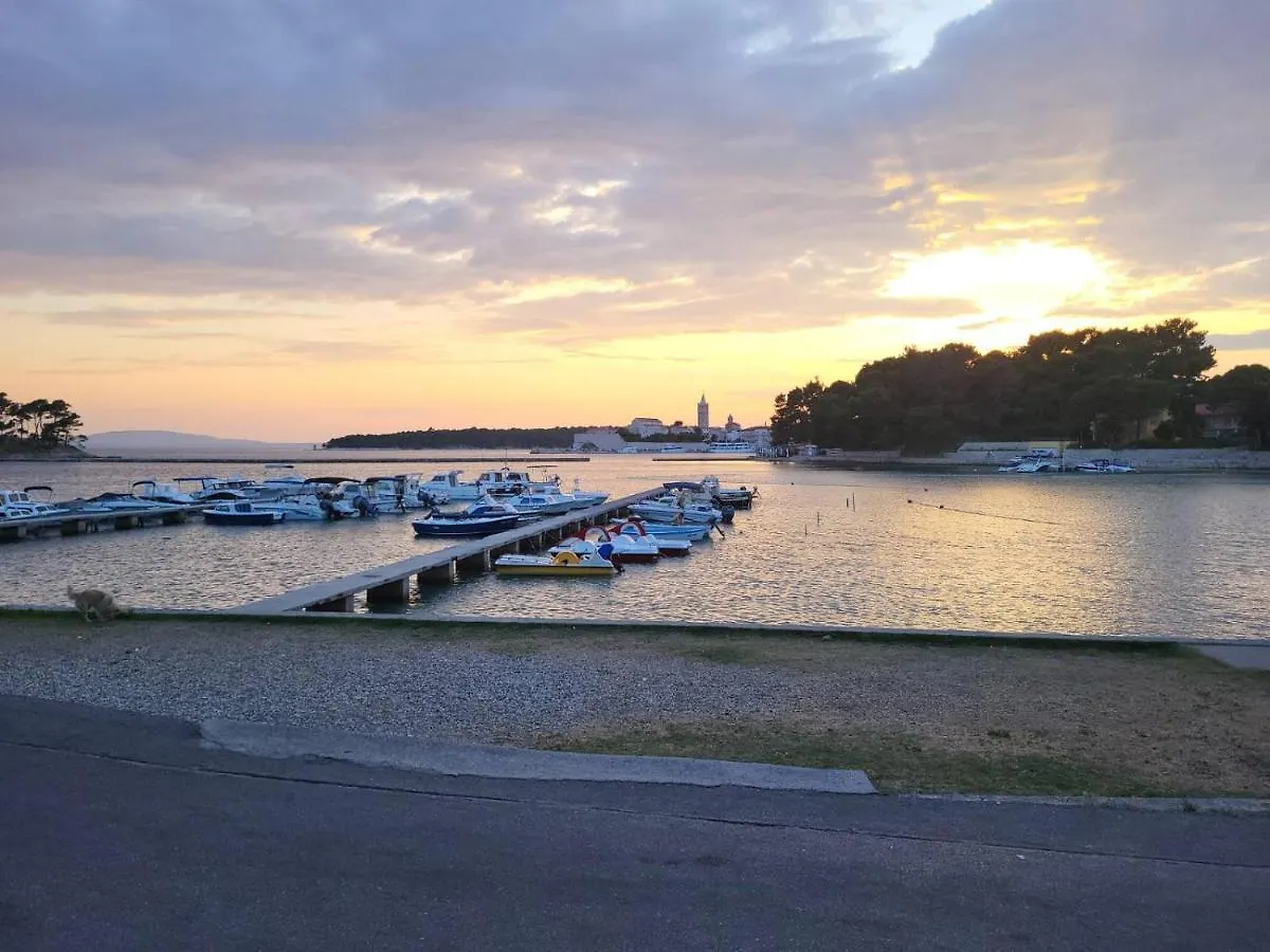 Apartman Padova Banjol 公寓